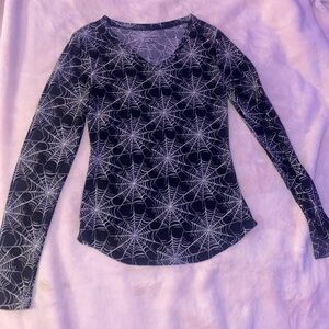 Spider Web long sleeve shirt No Boundaries size medium (7-9) black & white🕸️🕷️🤍